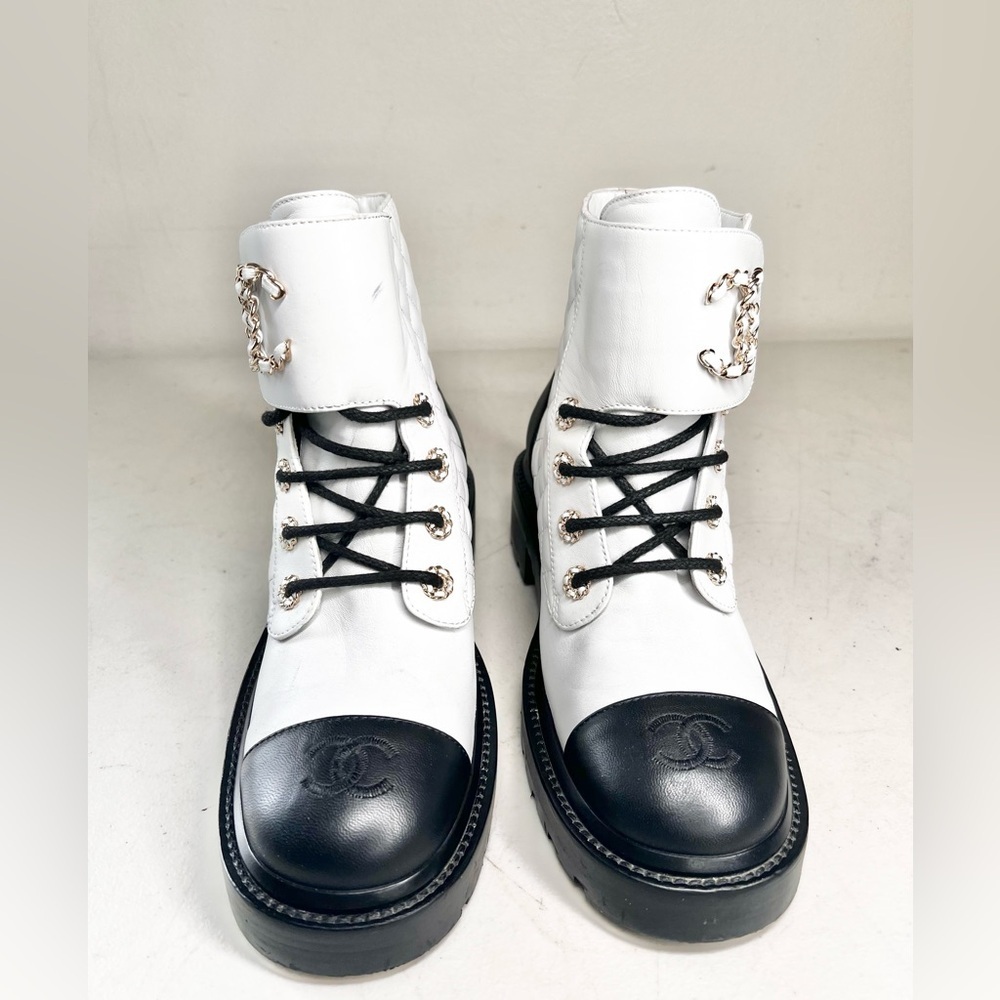 Chanel Shiny Goat Skin Interlocking CC Logo Combat Boots Size 39 - Picture 5 of 14